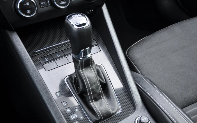 Skoda Octavia cena 57900 przebieg: 217000, rok produkcji 2017 z Myszków małe 781